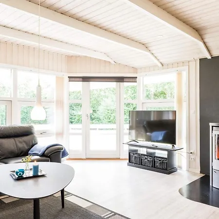 Vakantiehuis Secluded Cozy Cottage-by Traum
