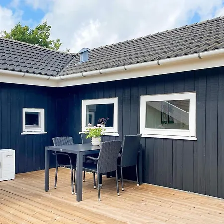 Vakantiehuis Secluded Cozy Cottage-by Traum