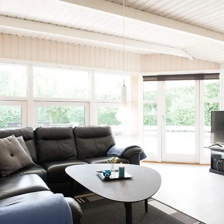 Vakantiehuis Secluded Cozy Cottage-by Traum *